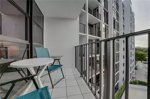 600 Parkview Dr, Hallandale Beach, FL 33009 - Photo 11