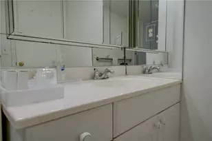 600 Parkview Dr, Hallandale Beach, FL 33009 - Photo 31