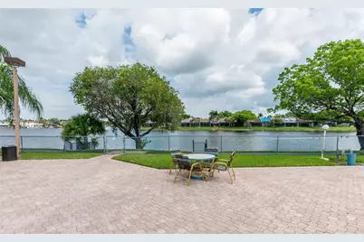 1100 Colony Point Cir #119, Pembroke Pines, FL 33026 - Photo 41