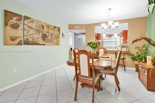 1100 Colony Point Cir, Pembroke Pines, FL 33026 - Photo 13