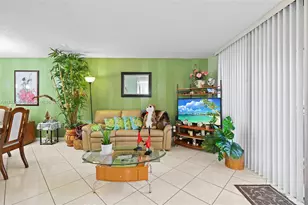 1100 Colony Point Cir, Pembroke Pines, FL 33026 - Photo 7