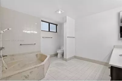 481 Ives Dairy Rd #105-4, Miami, FL 33179 - Photo 17