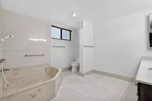 481 Ives Dairy Rd, Miami, FL 33179 - Photo 17