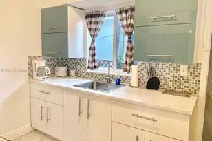 2 NE 45th St, Miami, FL 33137 - Photo 9