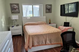 1250 SE 28th Ct, Homestead, FL 33035 - Photo 11