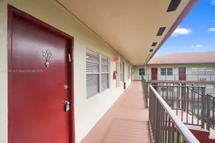 151 SW 135th Terrace, Pembroke Pines, FL 33027 - Photo 3