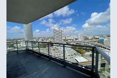 90 SW 3rd St #2505, Miami, FL 33130 - Photo 9