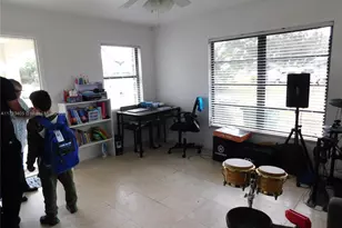 611 SW 3 Te, Cape Coral, FL 33991 - Photo 7