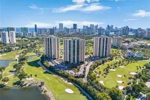 20379 W Country Club Dr, Miami, FL 33180 - Photo 19