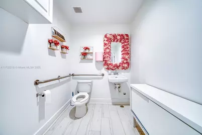Nail Salon & Spa For Sale in Hialeah Gardens, Hialeah Gardens, FL 33018 - Photo 13
