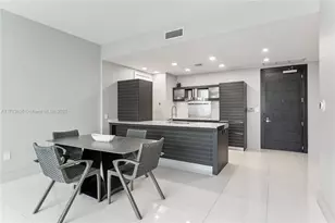 200 Biscayne Blvd Way, Miami, FL 33131 - Photo 3