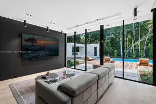 4040 Kiaora St, Miami, FL 33133 - Photo 23