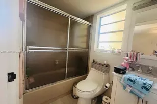 17878 N Bay Rd, Sunny Isles Beach, FL 33160 - Photo 19