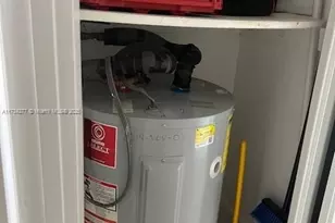 4805 NW 35th St, Lauderdale Lakes, FL 33319 - Photo 27