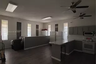 4805 NW 35th St, Lauderdale Lakes, FL 33319 - Photo 47