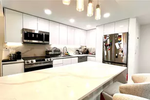 6039 Collins Ave, Miami Beach, FL 33140 - Photo 11