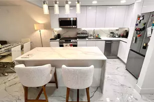 6039 Collins Ave, Miami Beach, FL 33140 - Photo 3