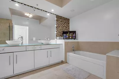 315 NE 3rd Ave #1804, Fort Lauderdale, FL 33301 - Photo 5