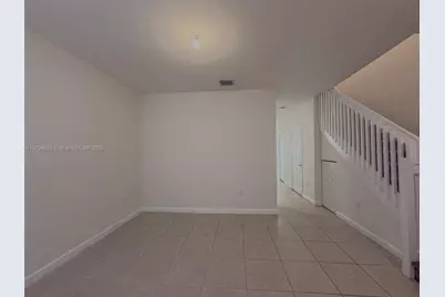 10629 W 32nd Ln, Miami Lakes, FL 33018 - Photo 3