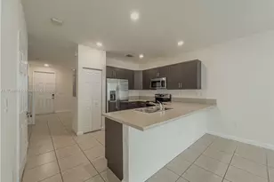 10629 W 32nd Ln, Miami Lakes, FL 33018 - Photo 9