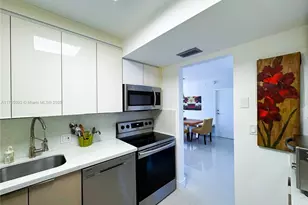 20301 W Country Club Dr, Aventura, FL 33180 - Photo 9