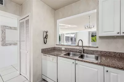 7800 Collins Ave #302, Miami Beach, FL 33141 - Photo 11