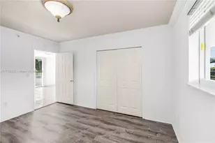 7800 Collins Ave, Miami Beach, FL 33141 - Photo 15