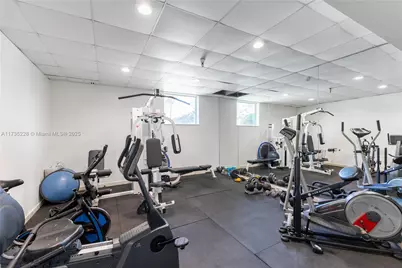 7800 Collins Ave #302, Miami Beach, FL 33141 - Photo 25