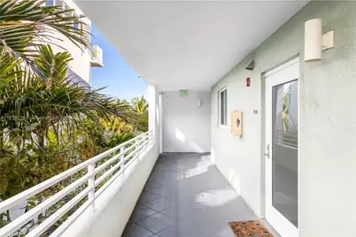 7800 Collins Ave #302, Miami Beach, FL 33141 - Photo 31