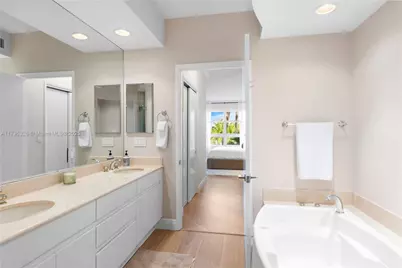 705 Crandon Blvd #405, Key Biscayne, FL 33149 - Photo 19