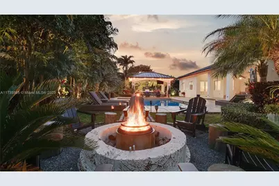 8050 SW 175th St, Palmetto Bay, FL 33157 - Photo 3