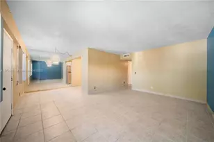 13455 SW 3rd St, Pembroke Pines, FL 33027 - Photo 19
