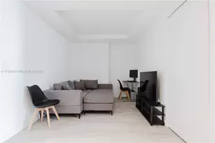 55 SW 9th St, Miami, FL 33130 - Photo 5