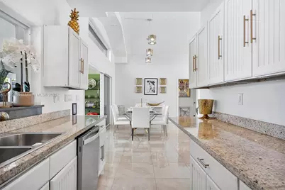 2541 NE 195th St #0, Miami, FL 33180 - Photo 43