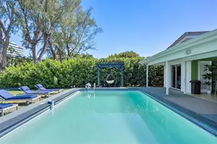 2541 NE 195th St, Miami, FL 33180 - Photo 5