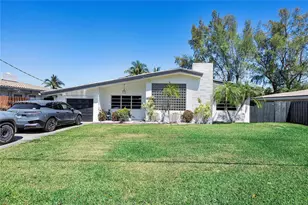 2541 NE 195th St, Miami, FL 33180 - Photo 11