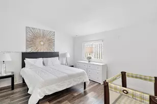 2541 NE 195th St, Miami, FL 33180 - Photo 23