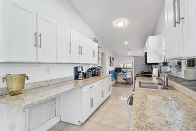 2541 NE 195th St #0, Miami, FL 33180 - Photo 35