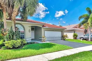 38 Gables Blvd, Weston, FL 33326 - Photo 3