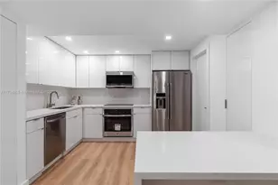 1717 N Bayshore Dr, Miami, FL 33132 - Photo 21