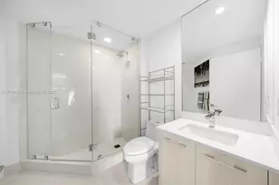 45 SW 9th St, Miami, FL 33130 - Photo 9