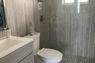 220 Kings Point Dr, Sunny Isles Beach, FL 33160 - Photo 7