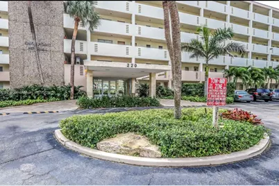 220 Kings Point Dr #106, Sunny Isles Beach, FL 33160 - Photo 3