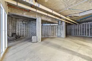 170 SE 14th St, Miami, FL 33131 - Photo 1