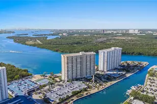 300 Bayview Dr, Sunny Isles Beach, FL 33160 - Photo 29