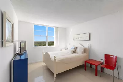 300 Bayview Dr #1112, Sunny Isles Beach, FL 33160 - Photo 17