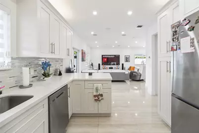 10290 SW 7th Ter, Sweetwater, FL 33174 - Photo 17