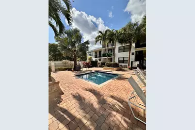 752 Executive Center Dr #37, West Palm Beach, FL 33401 - Photo 9