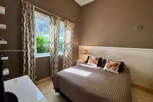 19900 E Country Club Dr, Aventura, FL 33180 - Photo 13