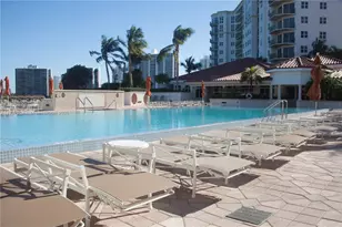 19900 E Country Club Dr, Aventura, FL 33180 - Photo 23